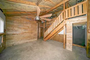 209 River Rd, Angleton, TX 77515 - Photo 6