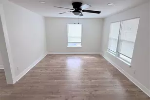 1526 E 32nd 1/2 St, Houston, TX 77022 - Photo 6