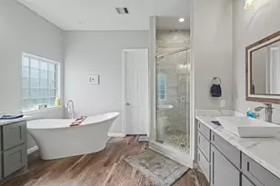 915 N Hunting Tower Run, Conroe, TX 77316 - Photo 16