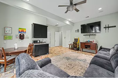 915 N Hunting Tower Run, Conroe, TX 77316 - Photo 20