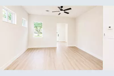 142A College Street, Fresno, TX 77545 - Photo 4
