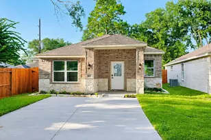 142A College St, Fresno, TX 77545 - Photo 1