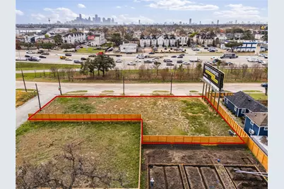 1025 N Loop, Houston, TX 77022 - Photo 2