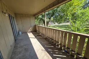 5661 Birchmont Dr, Houston, TX 77091 - Photo 10