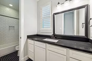 912 Yale St, Houston, TX 77008 - Photo 32