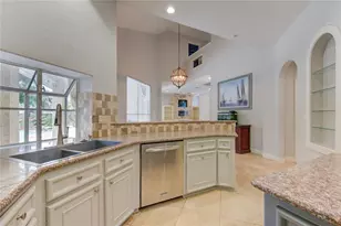 12 Mary's Creek Ln, Friendswood, TX 77546 - Photo 16