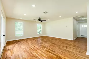 207 Stockman St, Sweeny, TX 77480 - Photo 2