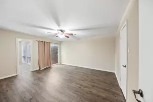 1926 Maple Lakes Dr, Houston, TX 77339 - Photo 22