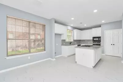 19 Long Springs Place, The Woodlands, TX 77382 - Photo 14