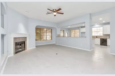 19 Long Springs Place, The Woodlands, TX 77382 - Photo 10