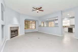 19 Long Springs Pl, The Woodlands, TX 77382 - Photo 10