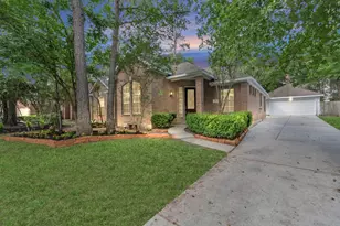 19 Long Springs Pl, The Woodlands, TX 77382 - Photo 2