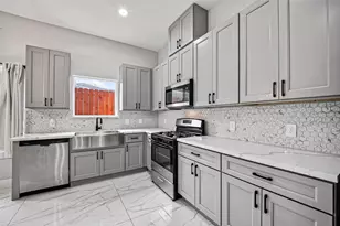 5027 Dickens Rd, Houston, TX 77021 - Photo 14