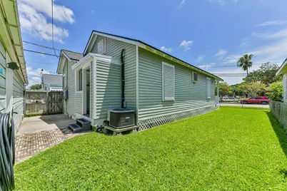 2115 Jack Johnson Boulevard, Galveston, TX 77550 - Photo 16