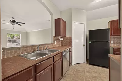 5819 Creektrace Lane, Katy, TX 77449 - Photo 8