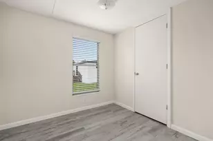2222 N Austin Ave, Pearland, TX 77581 - Photo 12