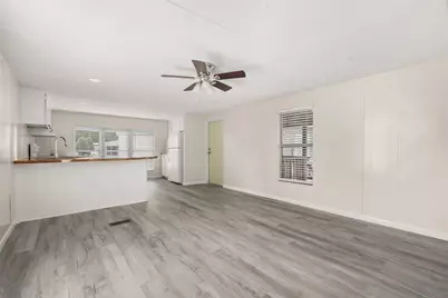 2222 N Austin Avenue #18, Pearland, TX 77581 - Photo 8