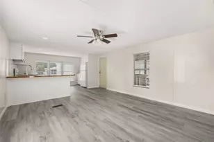 2222 N Austin Ave, Pearland, TX 77581 - Photo 8
