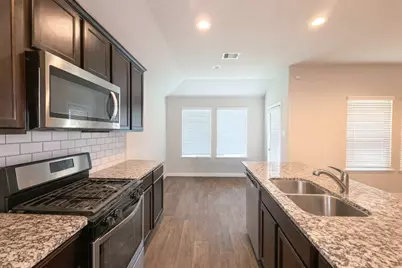 8522 Sacred Lotus Lane, Rosharon, TX 77583 - Photo 8