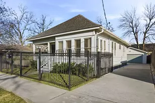 727 E 25th St, Houston, TX 77008 - Photo 2
