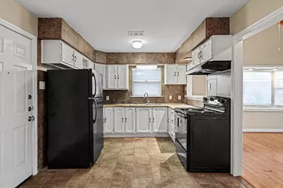 10818 Highpoint Lane, Montgomery, TX 77356 - Photo 14