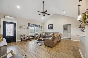 5658 Longhorn Trl, Sealy, TX 77474 - Photo 4