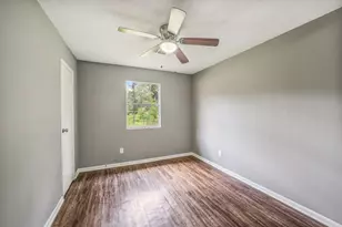 461 Trails End Dr, Cleveland, TX 77328 - Photo 16