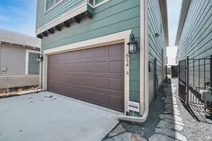 814 W 26th St, Houston, TX 77008 - Photo 2