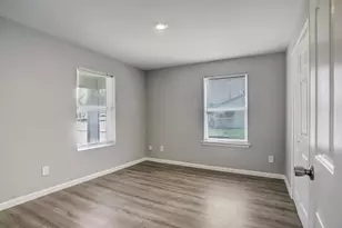 3801 Broyles St, Houston, TX 77026 - Photo 4