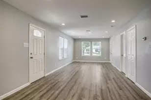 3801 Broyles St, Houston, TX 77026 - Photo 10