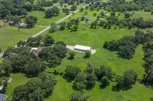 5685 County Rd 823, West Columbia, TX 77486 - Photo 4