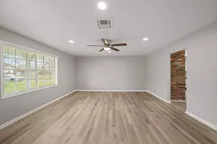 7265 Ashburn St, Houston, TX 77061 - Photo 6