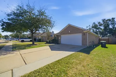 3116 Creek Bank Lane, Pearland, TX 77581 - Photo 6