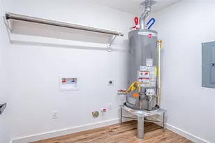 1422 Wisterwood Dr, Houston, TX 77043 - Photo 22