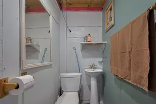 1126 Island Blvd, Crystal Beach, TX 77650 - Photo 32