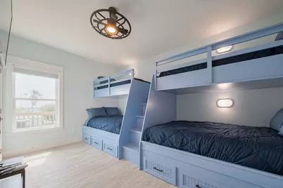 1126 Island Boulevard, Crystal Beach, TX 77650 - Photo 26