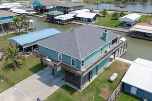 1126 Island Blvd, Crystal Beach, TX 77650 - Photo 46
