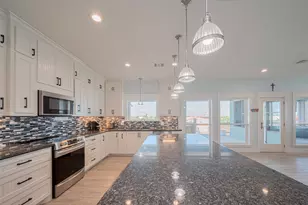 1126 Island Blvd, Crystal Beach, TX 77650 - Photo 14