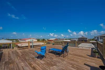 1126 Island Boulevard, Crystal Beach, TX 77650 - Photo 36
