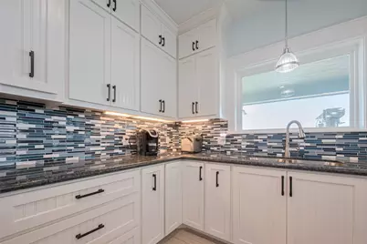 1126 Island Boulevard, Crystal Beach, TX 77650 - Photo 12