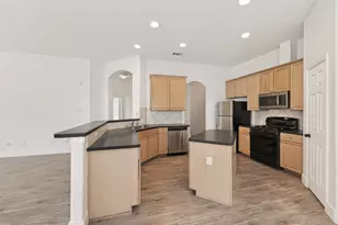 3143 Oakwood Run Dr, Sugar Land, TX 77498 - Photo 10