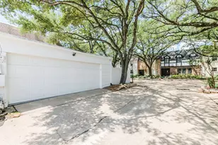 8638 Oakford Dr, Houston, TX 77024 - Photo 38