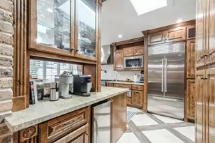 8638 Oakford Dr, Houston, TX 77024 - Photo 16