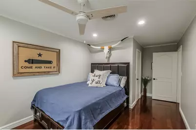 8638 Oakford Drive, Houston, TX 77024 - Photo 32