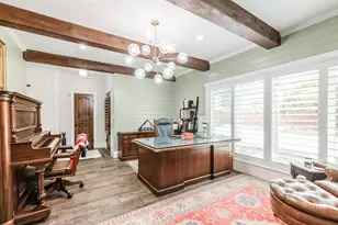 8638 Oakford Dr, Houston, TX 77024 - Photo 6