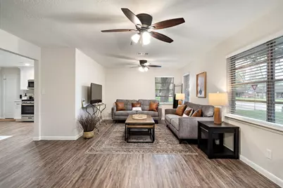 1606 E Fayle Street, Baytown, TX 77520 - Photo 4