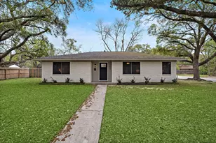 1606 E Fayle St, Baytown, TX 77520 - Photo 1