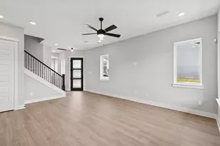 16045 Hayes Pk Dr, Houston, TX 77079 - Photo 14