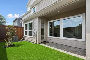 16045 Hayes Pk Dr, Houston, TX 77079 - Photo 4