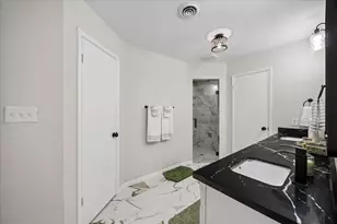 2930 Riata Ln, Houston, TX 77043 - Photo 26